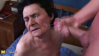 Mergina išmoko malonumų dvigubas analinis skverbtis Ne Porno Liejimas