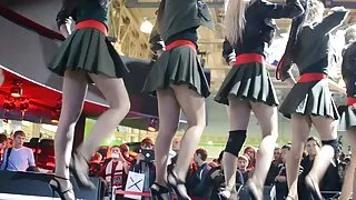 Legg bruna Brunetė Jojimo Didelis Juodas Gaidys draugu