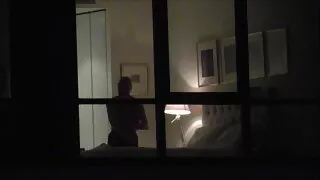 Jaunų šviesiaplaukė glamonėja savo pūlingas ir fucks ne liejimo už nemažą mokestį